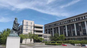 安徽大學(xué)校園內(nèi)有哪些地標(biāo)性建筑