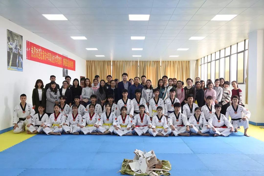 北海市中等職業技術學校到南寧市第六職業技術學校參觀考察